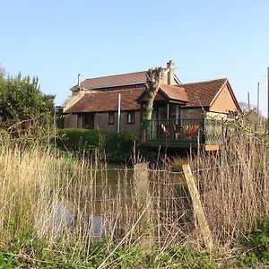 Stable Cottages Каус Exterior photo