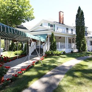 Colonial Inn Харбор-Спрингс Exterior photo