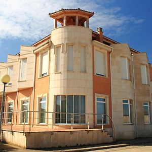 Hostal Castilla Бенавенте Exterior photo