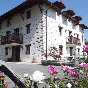 Отель Casa Rural Madariaga Артеа Exterior photo