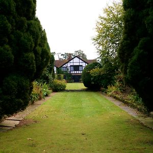 Отель Cisswood House Хоршам Exterior photo