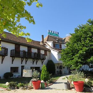 Hotel Restaurant Le Traineau Clelles Exterior photo