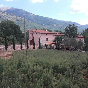 Вилла Agriturismo La Fattoria Сан-Донато-Валь-ди-Комино Exterior photo