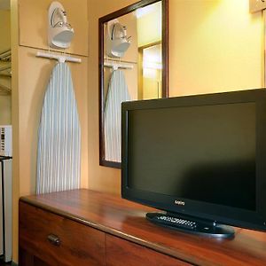 Americas Best Value Inn And Suites Гринвуд Room photo