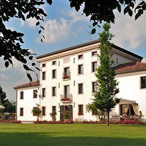 Hotel Villa Dei Carpini Одерцо Exterior photo