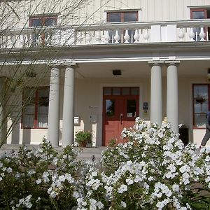 Отель Stiftsgarden I Раттвик Exterior photo