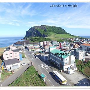 Вилла Preun Jeju Pension Согвипхо Exterior photo