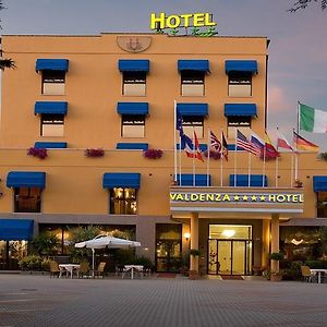 Valdenza Hotel Кампеджине Exterior photo