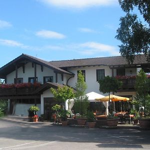 Отель Restaurant Landgasthof Zum Wiesengrund Newel Exterior photo