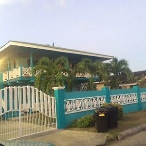 Апартаменты Restorations Tobago Краун-Пойнт Exterior photo
