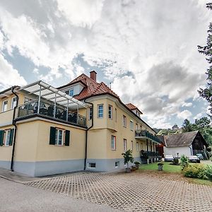 Отель Gaestehaus Kleindienst Дойчландсберг Exterior photo