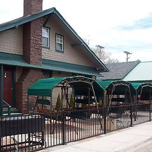 Buffalo Pointe Inn Вильямс Exterior photo