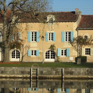 Bed and Breakfast L'Etoile Du Port Сен-Жан-д'Анжели Exterior photo