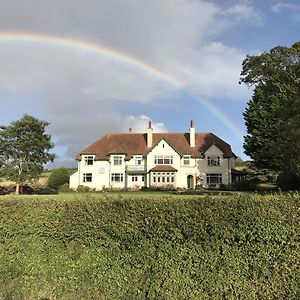 Bed and Breakfast Cedar House Майнхед Exterior photo