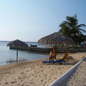 Отель Sueno Del Mar Вест-Энд Exterior photo