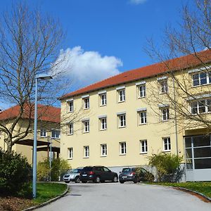 Отель Gastehaus Der Lk-Technik Mold Exterior photo