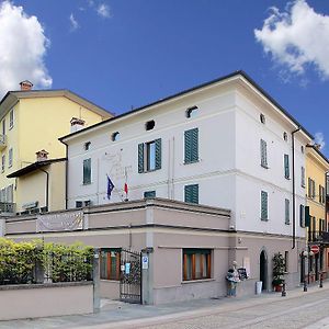 Hotel La Fenice Кьяри Exterior photo