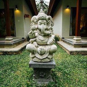 Отель Parthi Puri Ubud Exterior photo