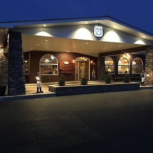 Landmark Motor Inn Гленс-Фолс Exterior photo