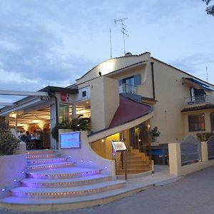 Hotel Gabbiano Сан-Домино Exterior photo