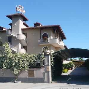 Ninfa Hotel Квалиано Exterior photo