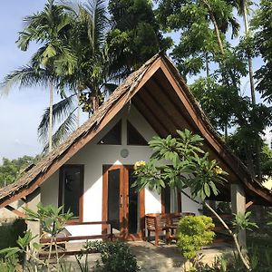Villa Paradise Букит-Лаванг Exterior photo