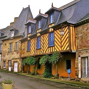 Bed and Breakfast Logis De La Filanderie Becherel Exterior photo