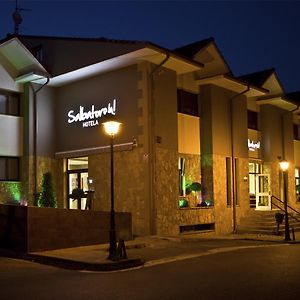 Hotel Salbatoreh Беасайн Exterior photo