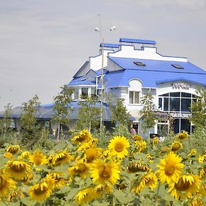 Hotel Vivat Provincia Тахтаулово Exterior photo