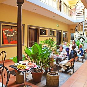 Hotel Los Balcones De Чинандега Exterior photo