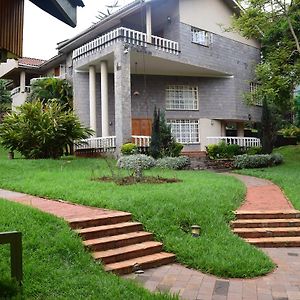 Adies Garden Suites Найроби Exterior photo