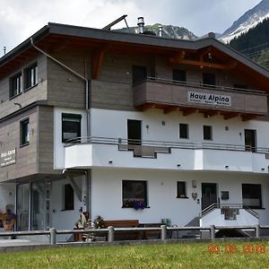 Отель Gaestehaus Alpina Санкт-Антон-ам-Арльберг Exterior photo