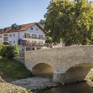 Отель Raffelsteiner Hof "Garni" Mornsheim Exterior photo