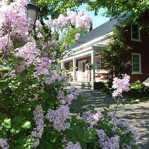 Bed and Breakfast Le Passe-Partout Cowansville Exterior photo