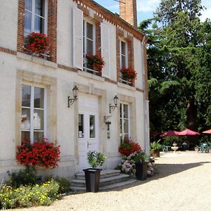 Logis Hotels Restaurants- Villa Des Bordes Clery-Saint-Andre Exterior photo