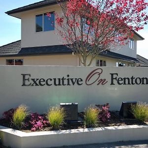 Мотель Executive On Fenton Роторуа Exterior photo