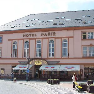 Hotel Pariz Йичин Exterior photo