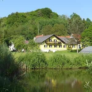 Bed and Breakfast Fruehstueckspension Krump Бад Вальтерсдорф Exterior photo