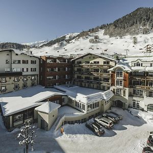 Hotel Schwarzer Adler - Sport & Spa Санкт-Антон-ам-Арльберг Exterior photo