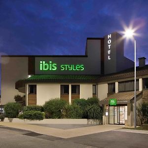 Отель Ibis Styles Niort Poitou Charentes Vouille  Exterior photo