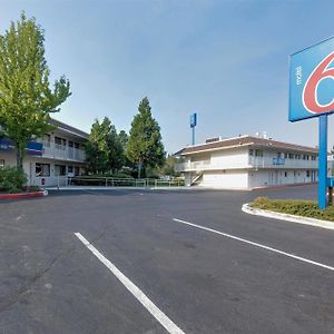 Motel 6 Weed - Mount Shasta Exterior photo