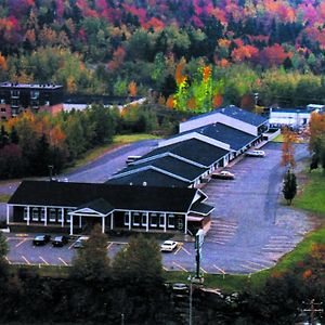 Отель Auberge La Rocaille Шавиниган Exterior photo