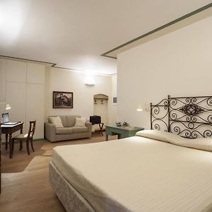 Borromeo Rooms Bed & Living Вимеркате Exterior photo