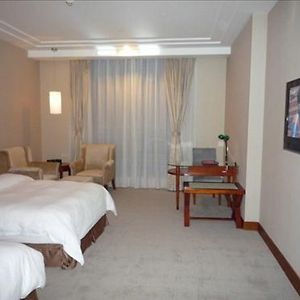 Palm Tress Business Hotel Цзянмынь Room photo