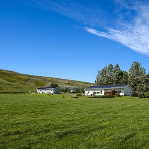 Vallakot Farm Guesthouse Лейгар Exterior photo