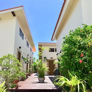 Отель Wellness Pension Coco Ishigaki  Exterior photo