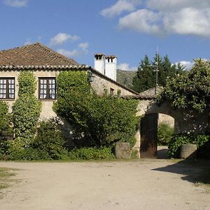 Отель Agro-Turismo - Quinta Do Pinheiro Cavadoude Exterior photo