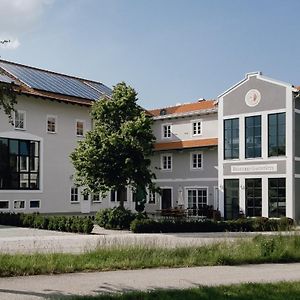 Отель Brauerei Gaststaette Stierberg Obertaufkirchen Exterior photo