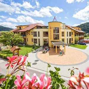 Hotel Gasthaus Mosers Blume Хаслах-им-Кинцигталь Exterior photo