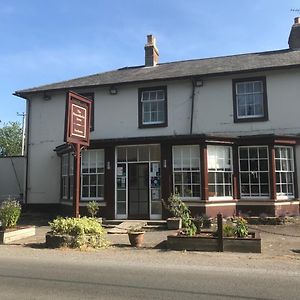 Отель The Penruddocke Arms Dinton  Exterior photo